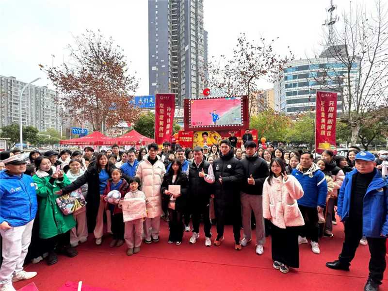 ˫��ͬ�ģ����������������������ܣ������������������ݶӹھ����������Բ������